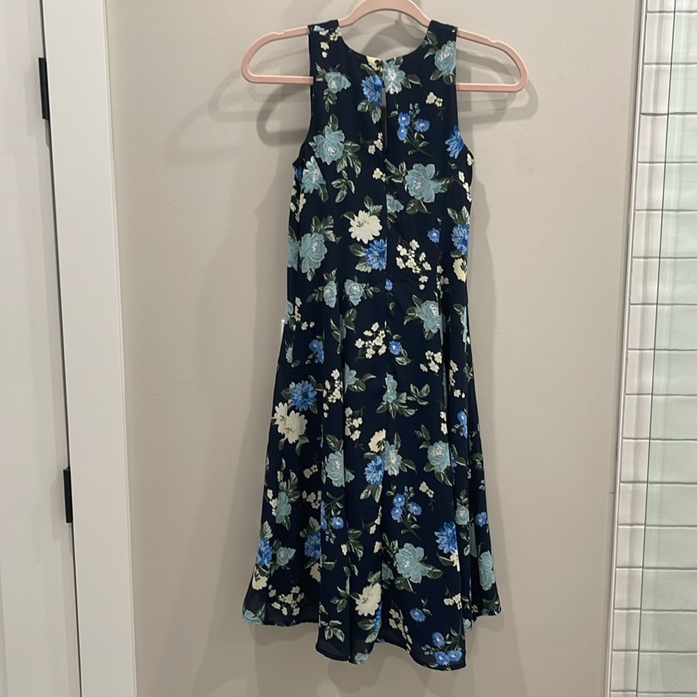 Ann Taylor Factory Fit& Flare Floral Dress size 00P - Picture 7 of 7